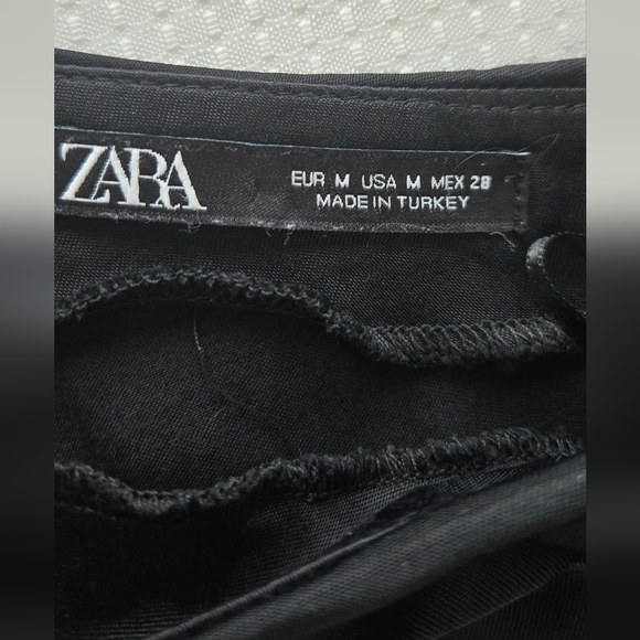 Zara Elegant Black One-Shoulder Blouse - Picture 4 of 10